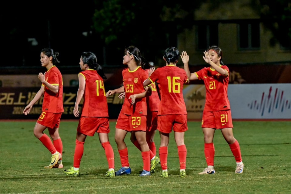 足坛一夜动态：U17女足抽签无缘决赛！小蜘蛛拒投阿森纳想去巴萨