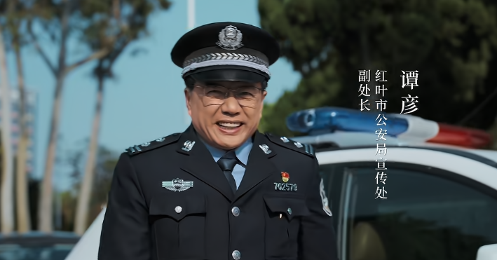 段奕宏凭“吃汉堡”戏火上热搜，我想说：这吃戏完全就是教科书级别的