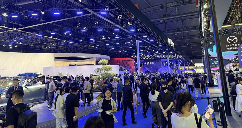 暴走一天探馆成都车展：SUV全变“方盒子”，合资车企加速新能源反攻