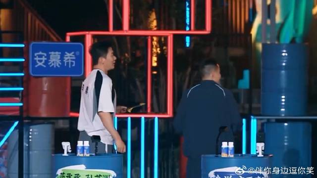 简直太绝了，范丞丞耍赖抢走李晨签收单，真的要笑死我了丨奔跑吧