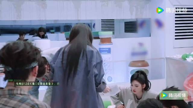 丁程鑫反捉弄章若楠，金靖玩笑成真