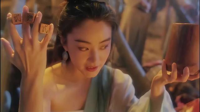 林青霞版东方不败，红衣临水饮酒霸气柔情