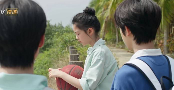 付彬言打招呼这里好可爱呀，眼熟的海星手，小杰顶号了