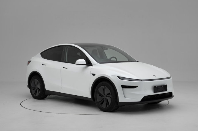 Model Y+的长续航后驱版和Model 3高性能版相比，哪个动力更强？