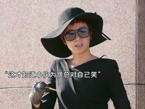 40岁大姐去参加前夫的婚礼不料被小伙一见钟情