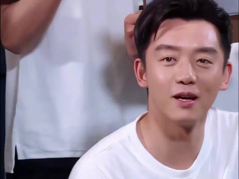 玩笑一般的誓言还是本人记得最清楚 被爱的总是有恃无恐