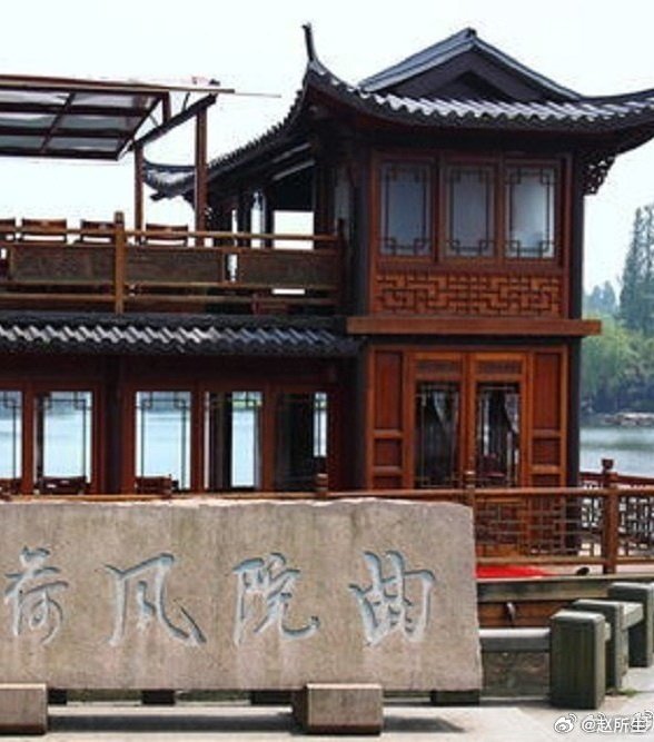 曲院风荷不止荷花!清晨6点“金光穿洞”才是隐藏玩法 曲院风荷不止荷花!清晨6点“金光穿洞”才是隐藏玩法