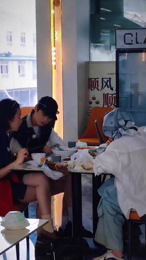 第4集路人2次偶遇羡慕嫉妒路人连续2天2次偶遇