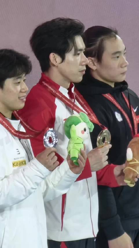 “这一切顺境或逆境 一切安稳或飘零 我都祝愿你的心”