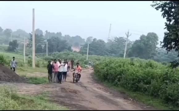 尼玛，在速度比赛中，跑步的没事，只有骑摩托车的.....挂了~！