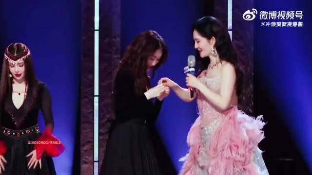 谢娜与李小冉相处小心翼翼，原来这才是白月光