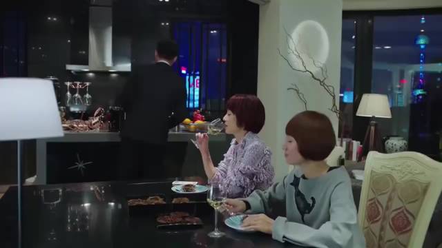 罗子君：孔雀贺函 唐晶是世上最好的蘑菇头闺蜜