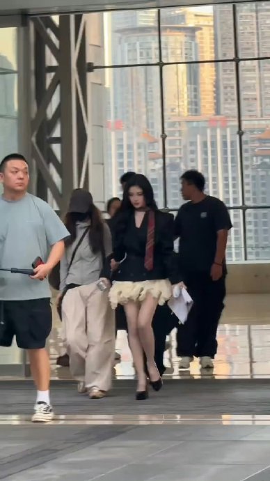 鞠婧祎的演艺经历是怎样的？