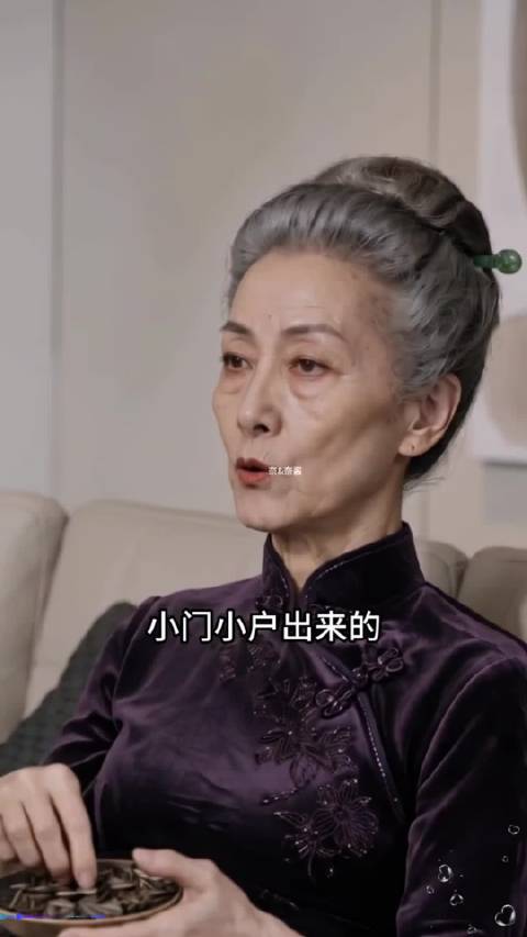 出差归来见妻子被保姆掌掴亲妈叫好，得知怀孕两个月崩溃