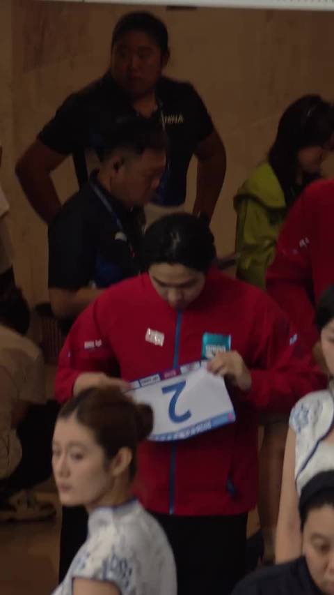 潘展乐100混夺冠，距离亚洲纪录和亚运会更近一步