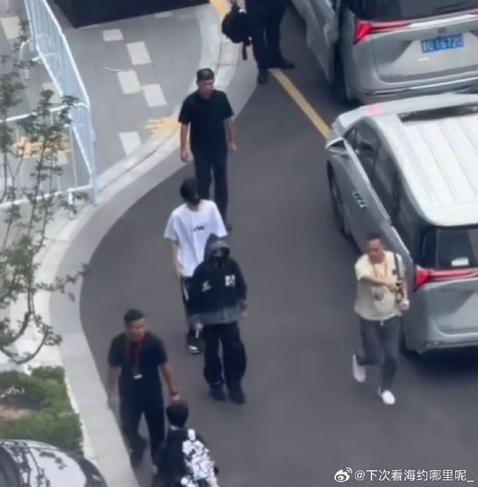 左奇函陈奕恒互选背后:甜蜜实锤与粉丝永拒的割裂 左奇函陈奕恒互选背后:甜蜜实锤与粉丝永拒的割裂