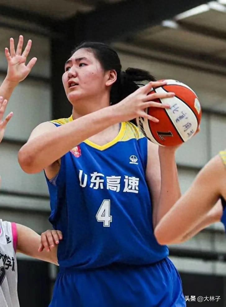外媒不留情面！女篮惨败真相曝光，世界第四排名彻底骗人