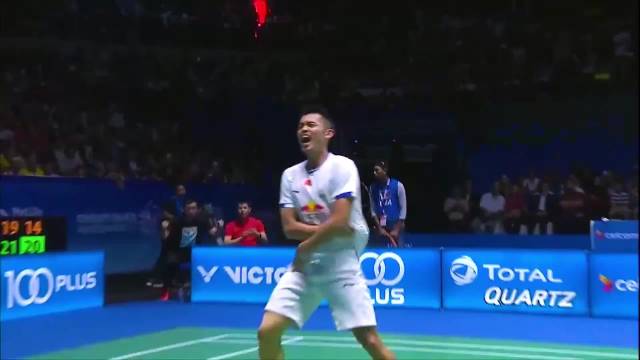 两位老汉杀疯了，林丹2-0横扫李宗伟，首夺大马赛冠军称霸东南亚赛事