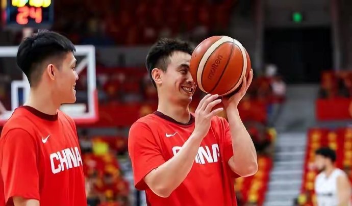 周琦为什么没有被征召进入亚运会名单？