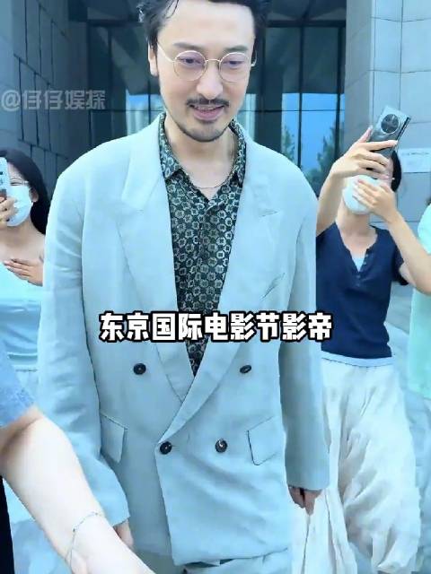 爱情公寓十五年，李佳航王传君陈赫各自前行