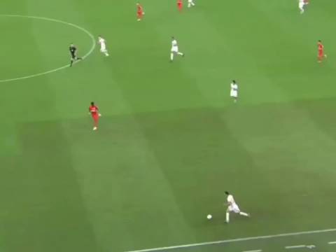武磊梅开二度，上海海港2-1逆转青岛海牛