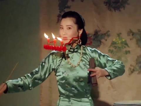 戏曲演员的眼神戏真不是一般人能比的！何赛飞年轻的时候好漂亮啊！
