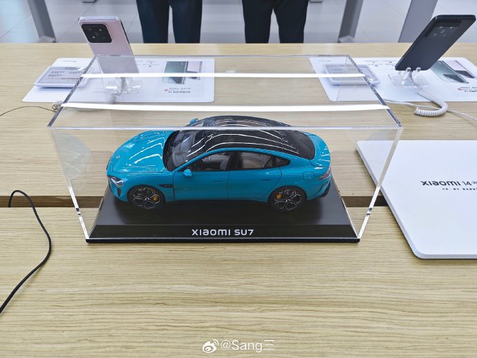 小米SU7车模的1:18合金全开模型值得收藏吗？