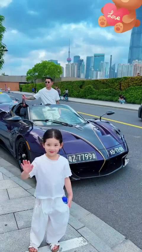 吴迪用布加迪拍6+3啤酒广告，这啤酒档次瞬间上来了
