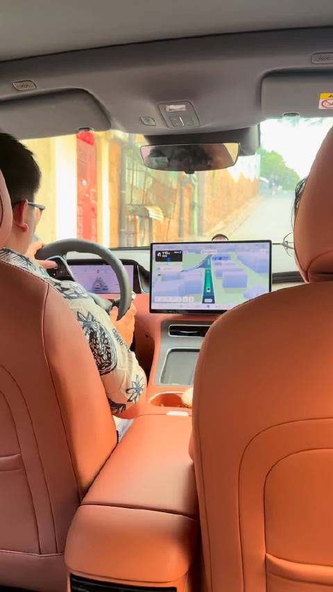 华为自动驾驶现失误，误入逆行单行道且导航掉头指令未执行