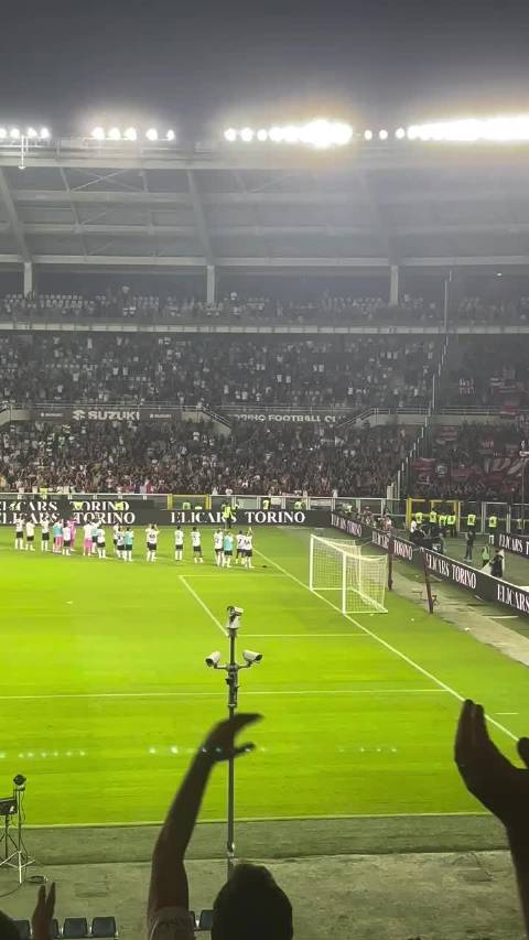 赛后谢场
