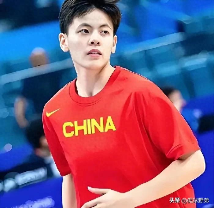 二连败，中国女篮不敌意大利，球员评分：张子宇最佳，罗欣棫回暖