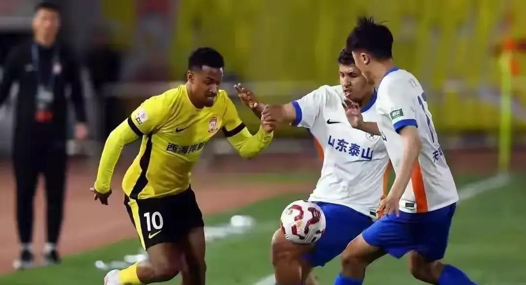 2-0泰山！没想到赛后郑智这样说，盛赞一核心句句让人提气！