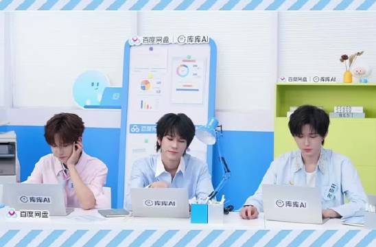 好想我家狗狗啊 我家养的萨摩耶啊 大姐姐这是明示？