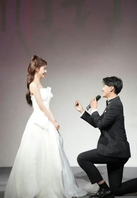 她为什么选择悔婚并归还钻戒? 她为什么选择悔婚并归还钻戒?