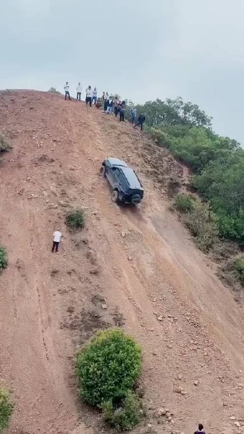 越野有风险，玩车需谨慎