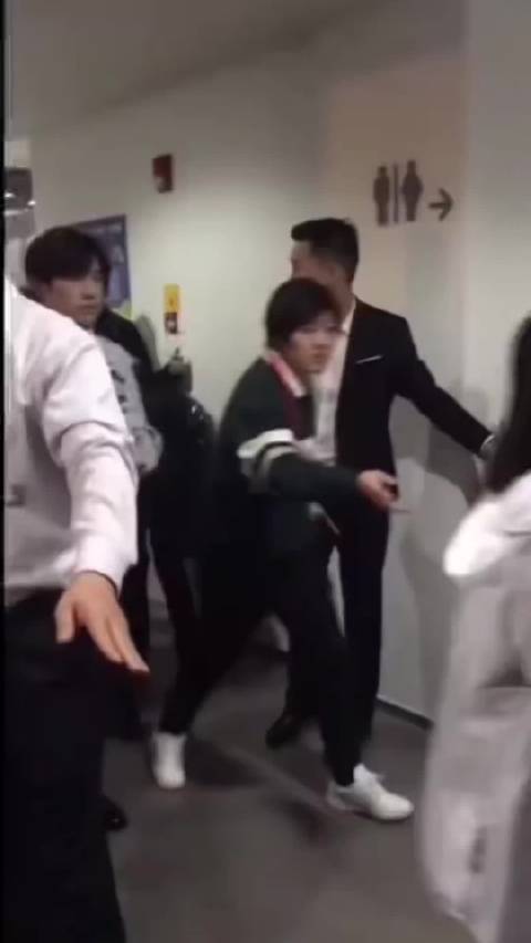 四字硬照 街舞 四字演技 四字弟弟 帅 少年的你 送你一朵小红花 奇迹 伍万里