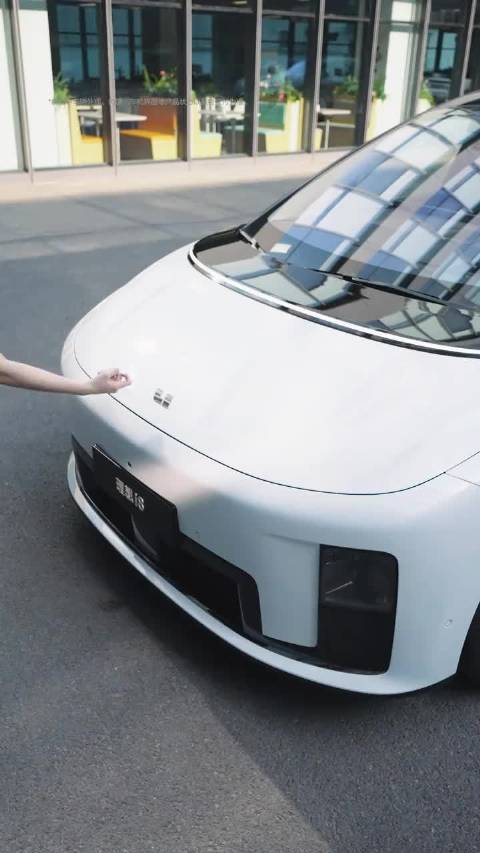 理想i8后驱长续航版今天直接空降开卖了，没有发布会，30.98万起…