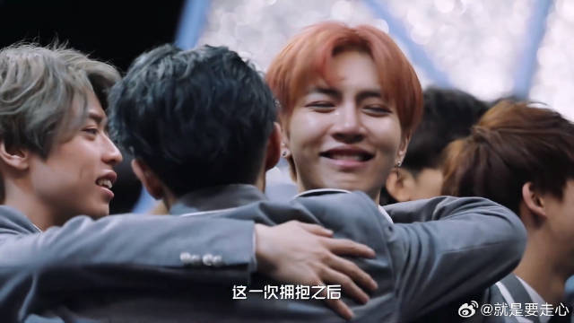 张艺兴宣布淘汰人选，练习生被迫离开，全场泪奔！