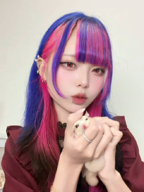 巨齿鲨：纯自愿 感谢源源送来一只臭老鼠