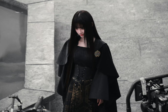 鞠婧祎暗黑千金造型封神,东方富江美学席卷全网 鞠婧祎暗黑千金造型封神,东方富江美学席卷全网