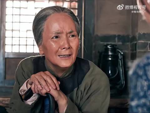 祠堂那一鞭子，打断的不仅是皮肉，更是他作为男人的底气