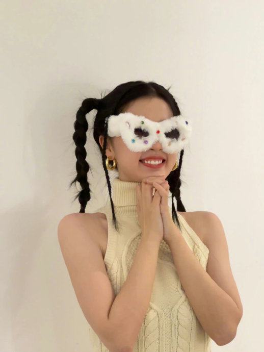 虞书欣双马尾造型出圈，工作室维权胜诉连传