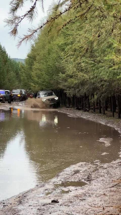 冒险涉水有风险，越野也要量力而行
