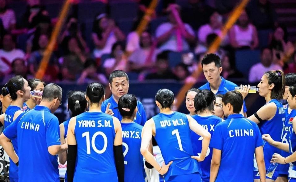中央5台直播中国女排第3战，惠若琪指出痛点和亮点，赵勇力争3-0