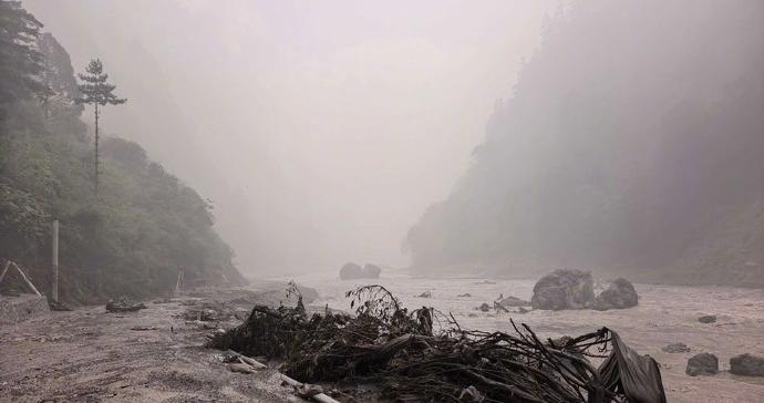 现场画面!西藏吉隆口岸发生泥石流灾害 现场画面!西藏吉隆口岸发生泥石流灾害