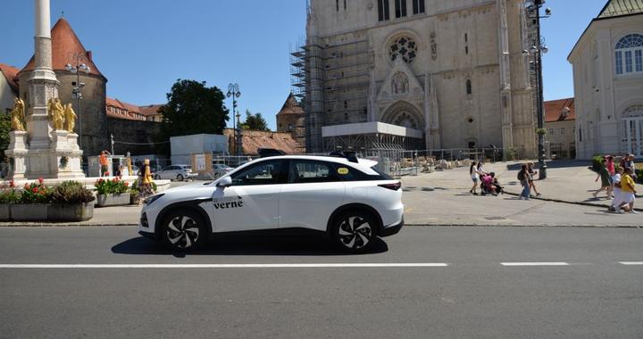 列国鉴丨记者手记：在克罗地亚体验无人驾驶出租车
