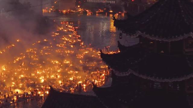 中元节未归乡烧纸，外婆愿我幸福