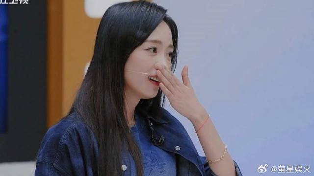 黄婷婷从女团转型演员，台上何赛飞一句话，令她瞬间泪崩！