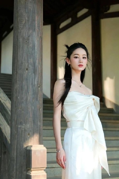 郭晓婷红裙奔跑镜头为何被网友称为高光名场面？