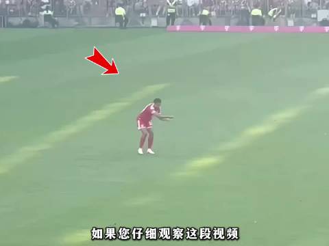 拜仁天才穆西亚拉连续两场比赛中突然晕倒